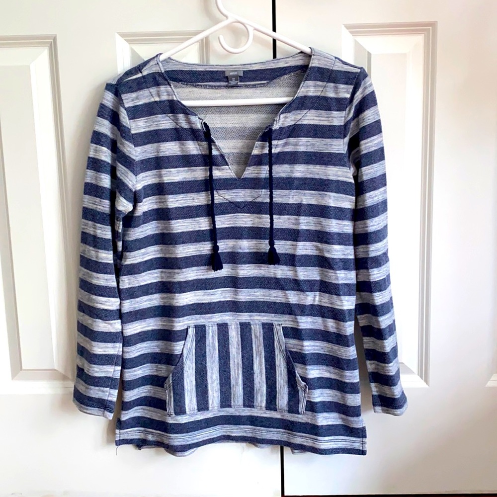 Lightweight sweater